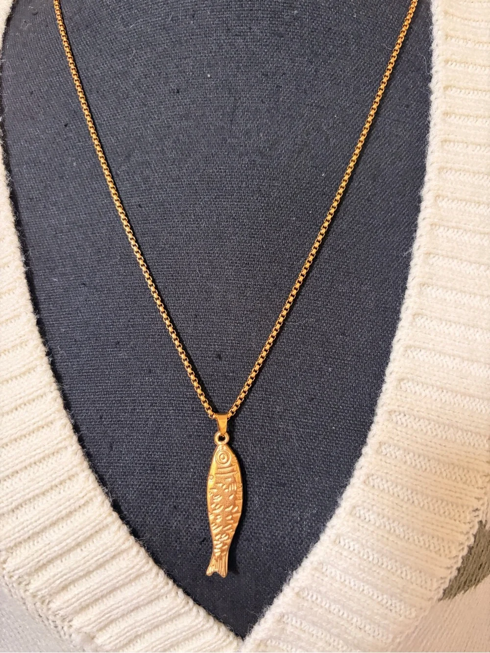 N/A detailed touch wear
